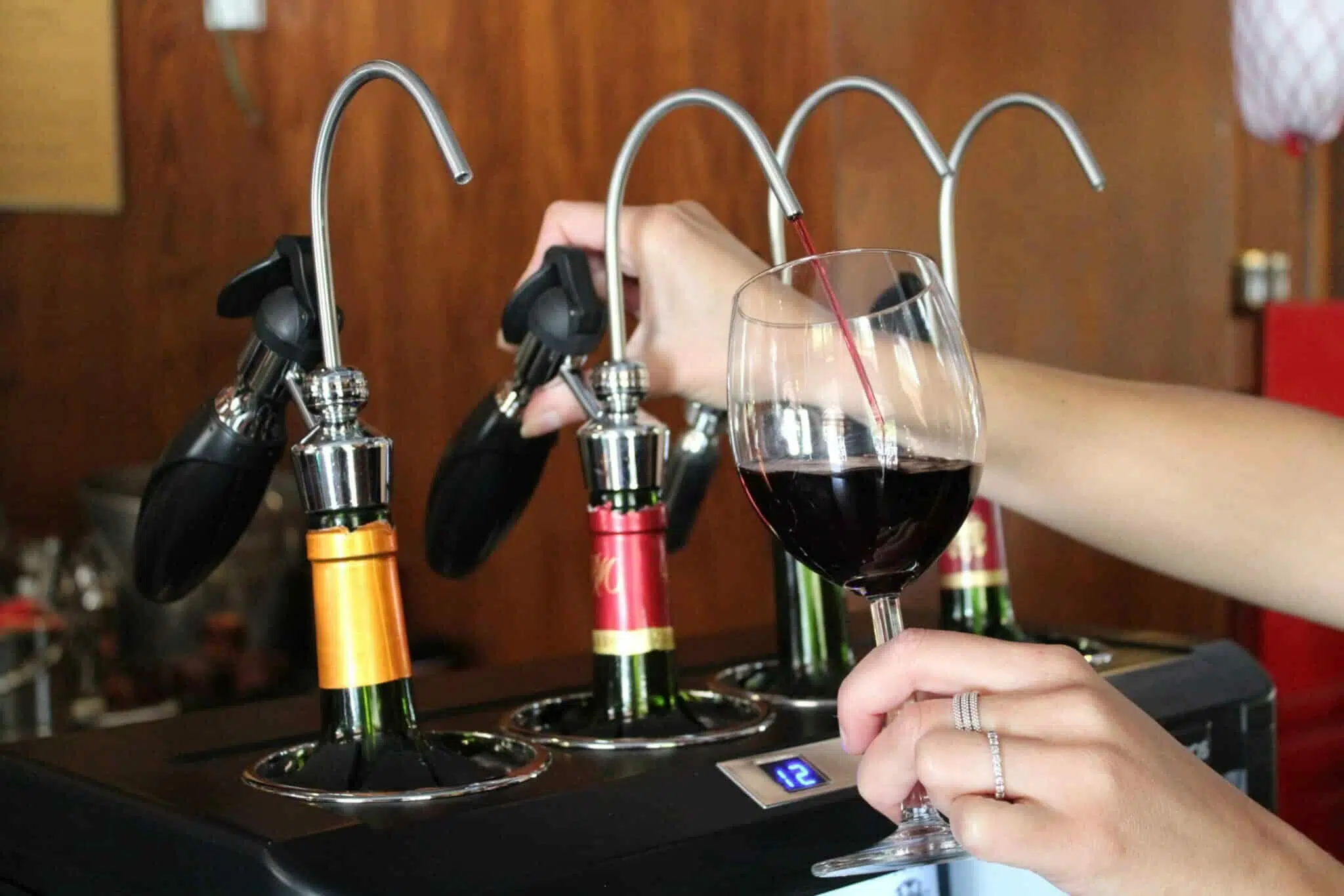 Wine dispenser_Wikeeps