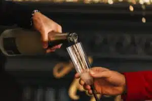 servir une coupe de champagne - open champagne conservation