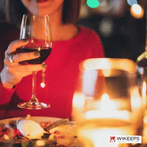 Drink wine to celebrate the birthday

How to serve glasses of wine during your Holiday meals?