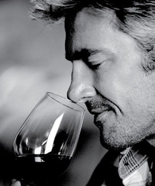 Un calice di vino: come scegliere, servire e conservare al meglio