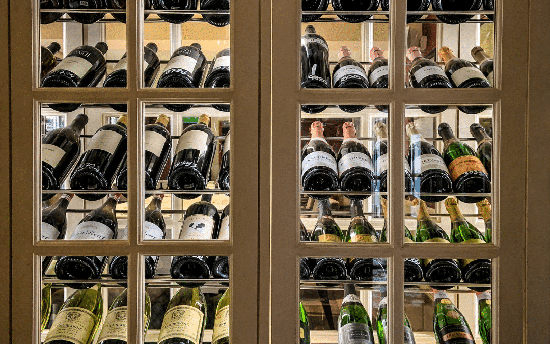 Guide pratique du vin au verre : réglementation, portions et conseils pour un service parfait