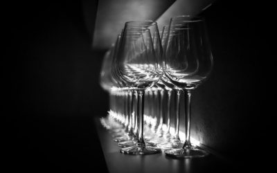 Complete guide to types of champagne glasses – flutes, coupes & tulips compared