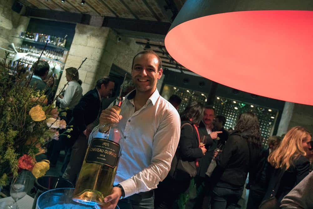 Servir un double magnum vin avec le coffret Grandioso.